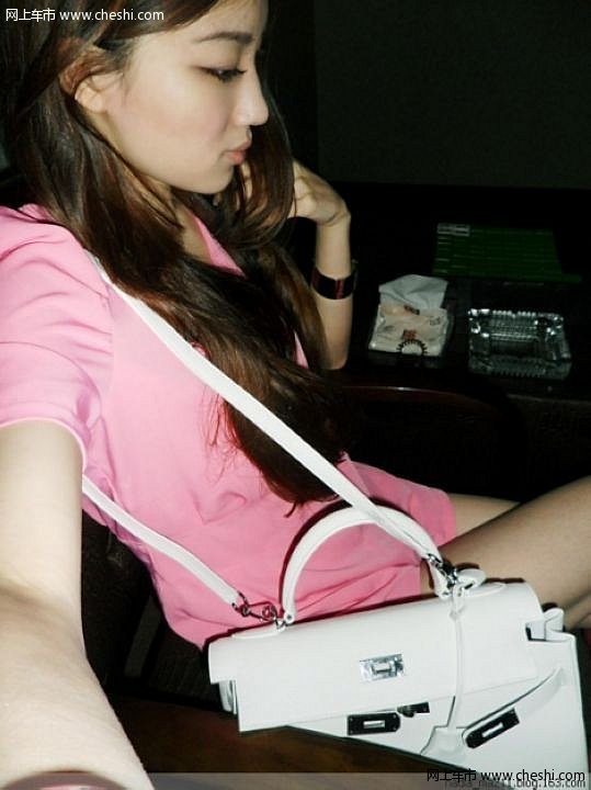 鄭州科技新品亮相，功能亮點(diǎn)與體驗展示，遠離色情內容，感受科技魅力