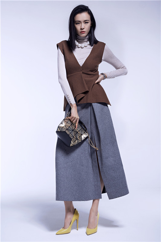 李艾最新時(shí)尚照片，時(shí)代先鋒的印記風(fēng)采