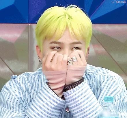 耐克最新海報引領(lǐng)運動(dòng)風(fēng)尚，激發(fā)無(wú)限潛能，展示時(shí)尚力量