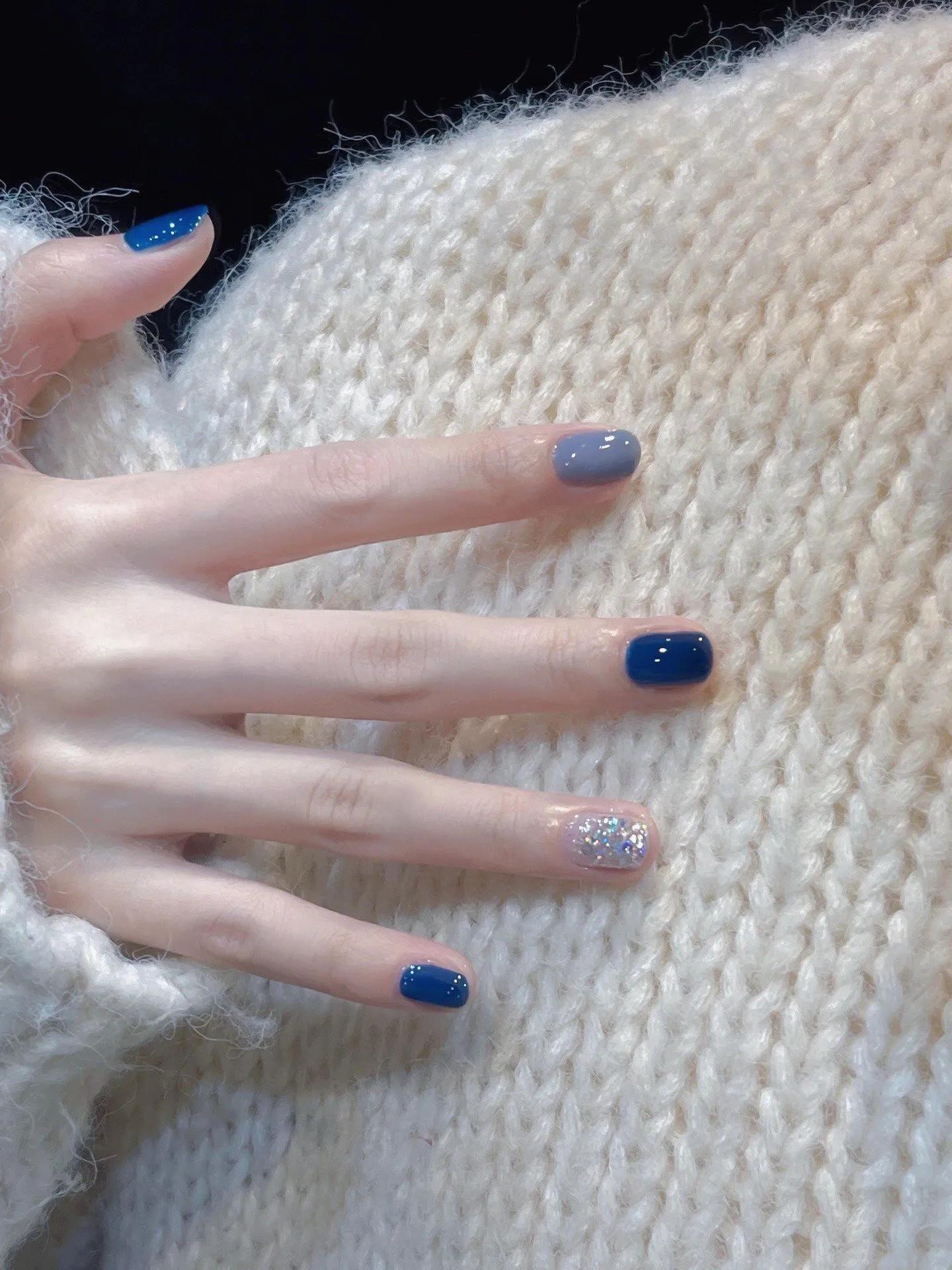 最新美甲時(shí)尚，愛(ài)的色彩與日常陪伴的魅力