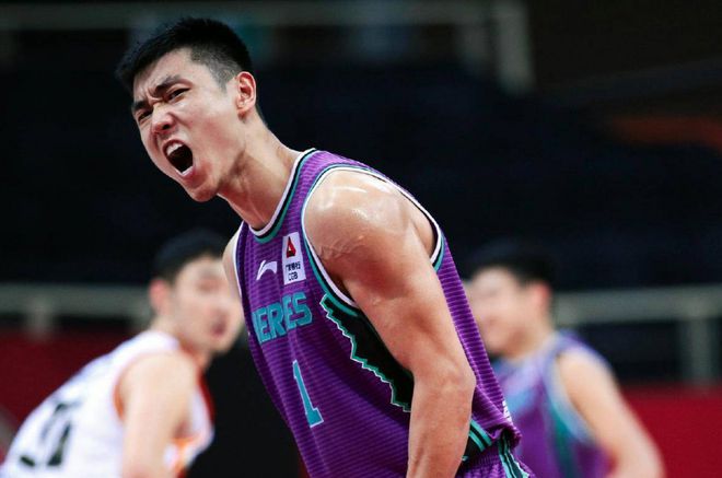 高詩(shī)巖最新動(dòng)態(tài)，籃球新星閃耀賽場(chǎng)，影響力持續擴大