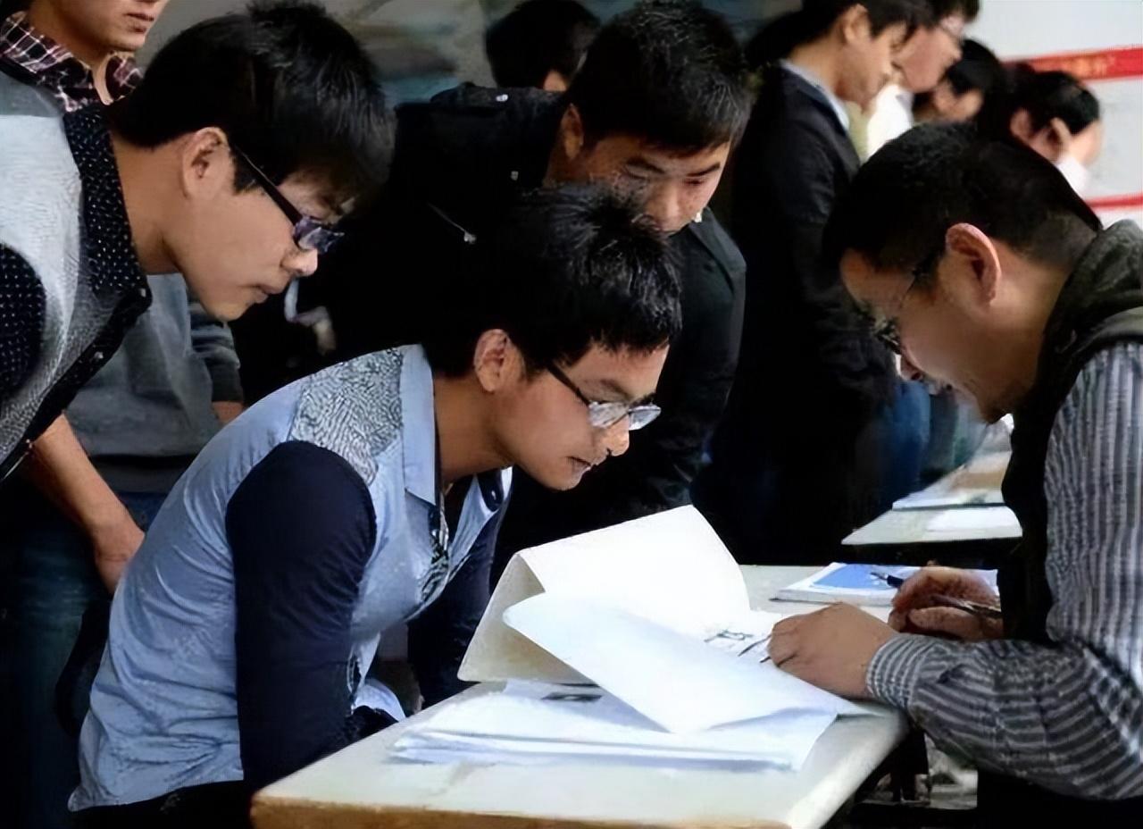 鐵路薪資改革邁入新時(shí)代，科技重塑未來(lái)，最新動(dòng)態(tài)揭示變革趨勢