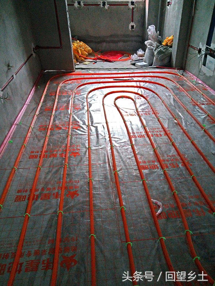 關(guān)于地暖安裝價(jià)格的觀(guān)點(diǎn)探討，全面解析裝地暖的費用與考量因素