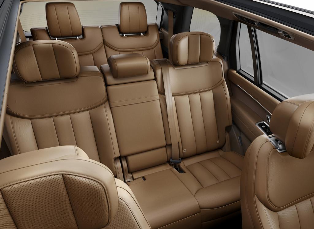 全新攬勝亮相,全新攬勝亮相，小巷中的隱藏寶藏，探索未知的獨特風(fēng)情！