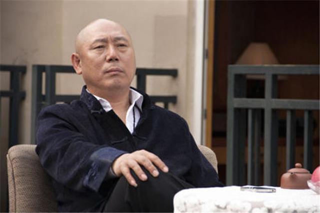 李成儒，從舞臺到熒屏的自信蛻變與成就感滿(mǎn)滿(mǎn)之路
