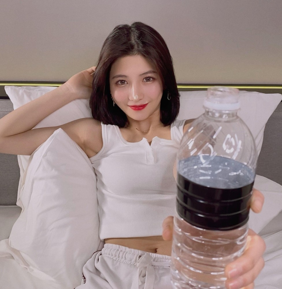 演員李潼，炸裂演技與魅力閃耀小紅書(shū)之星