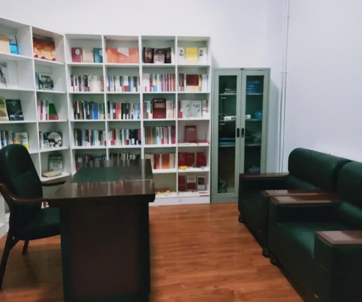 時(shí)代進(jìn)步與農業(yè)創(chuàng  )新，2016年新款花椒收割機亮相