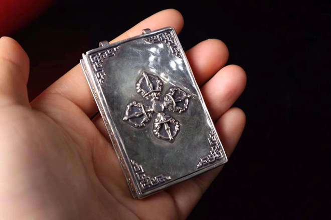 佛牌明星的成長(cháng)之路，一路學(xué)習，自信閃耀