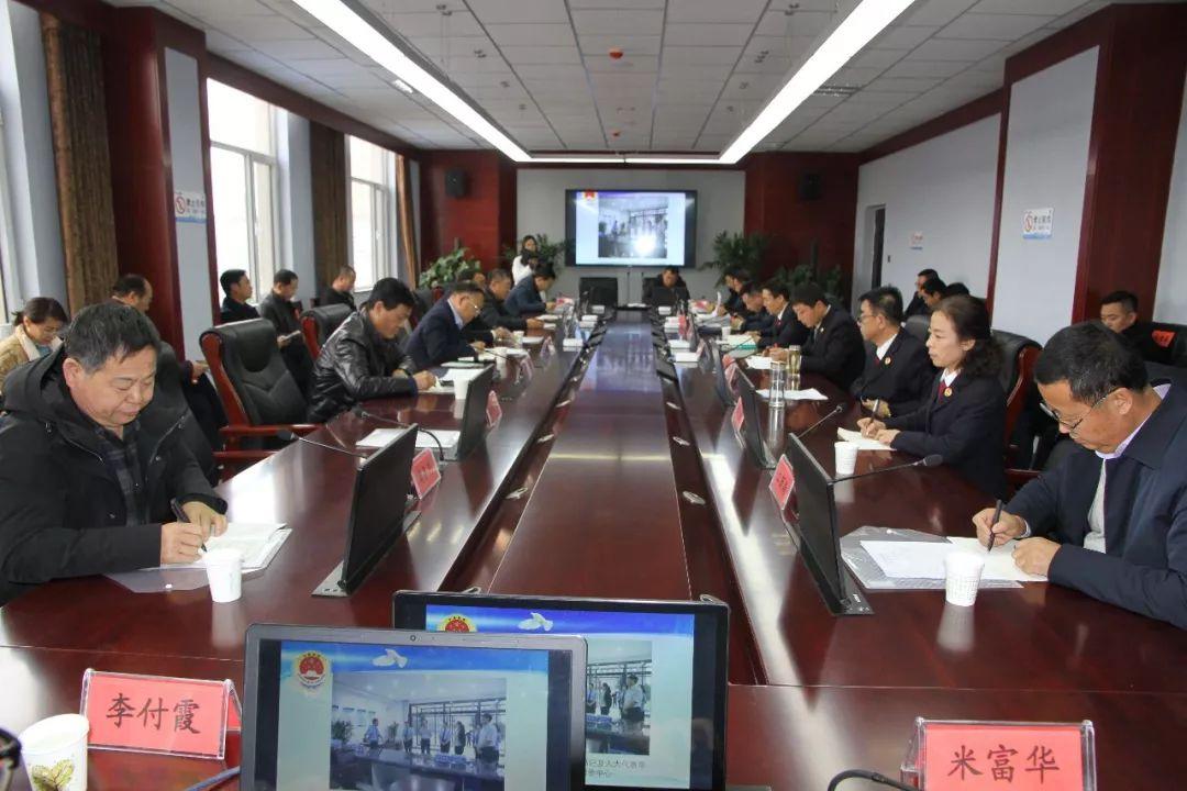 廢品回收新趨勢，小巷中的綠色奇遇之旅