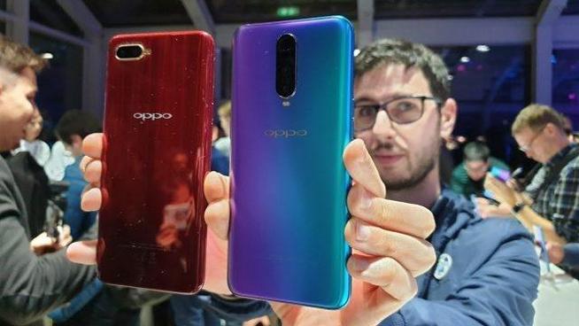 OPPO手機全新品震撼上市，全球矚目，驚艷亮相！