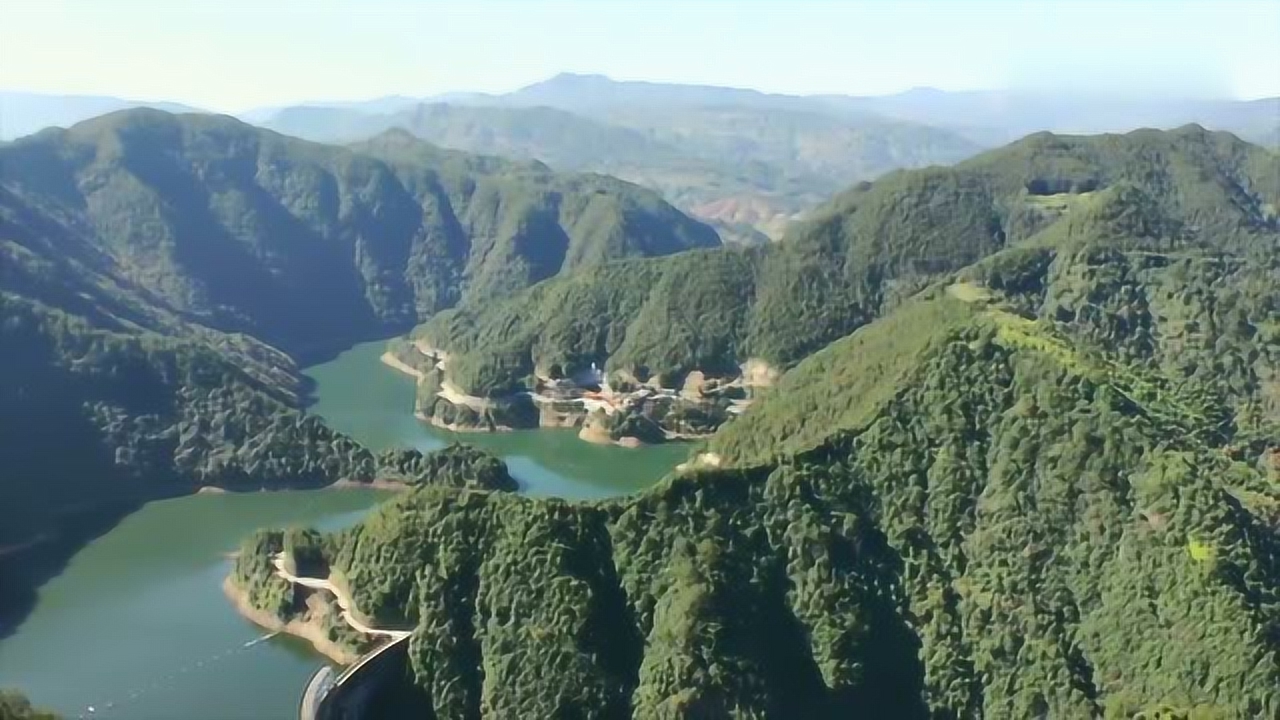 風(fēng)水大師揭秘，墳地選址奧秘與大自然美景的邂逅之旅
