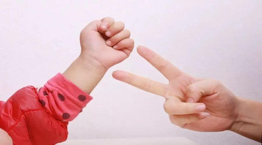 幼兒大班最新趣味手指游戲集錦，玩轉手指游戲，快樂(lè )成長(cháng)！