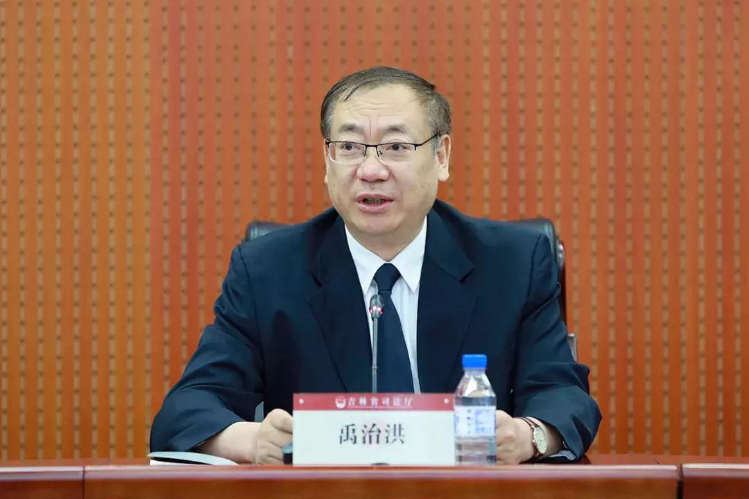 最新視頻廳，友情放映與家的溫馨時(shí)光