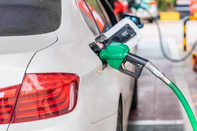 全球能源市場(chǎng)最新燃油價(jià)動(dòng)態(tài)及其影響