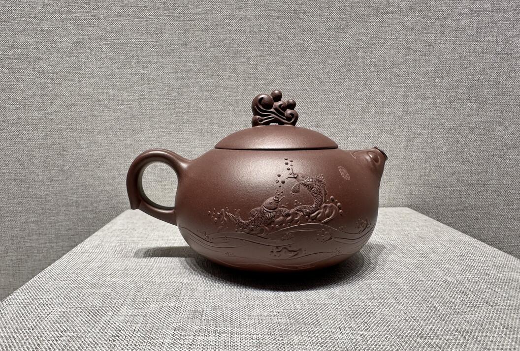 紫砂最新作品，傳承與創(chuàng  )新的藝術(shù)瑰寶展現